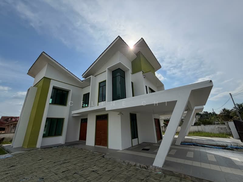 Bungalow House for Sale in Taman Iskandar Bestari, Bota by Celine Chi - Exterior - iProperty.com.my