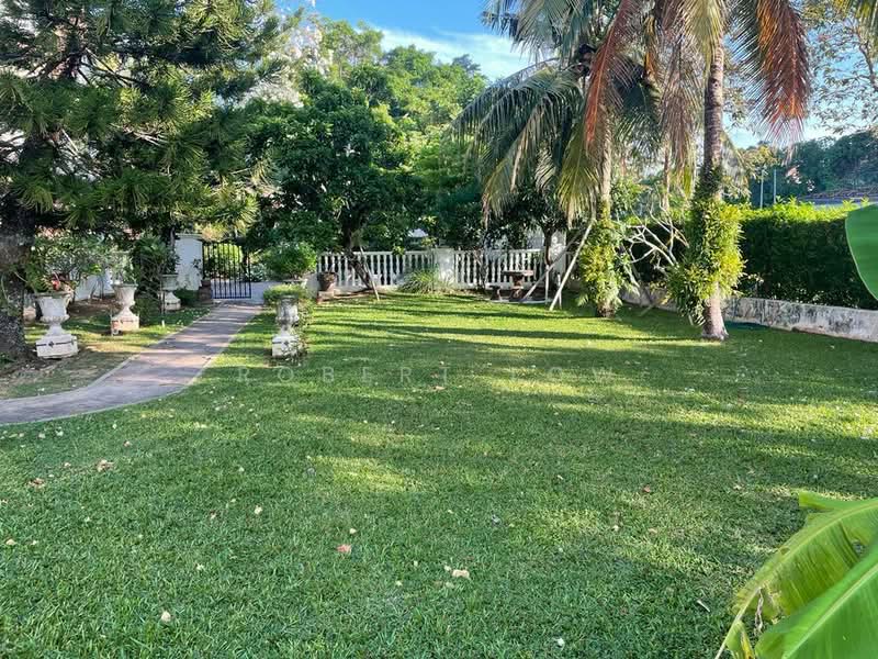 Bungalow House for Sale in Pantai Molek, Tanjung Tokong by Robert Low - Garden - iProperty.com.my
