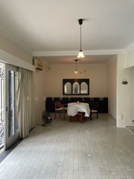 Bungalow House for Sale in Pantai Molek, Tanjung Tokong by Robert Low - Dining Room - iProperty.com.my