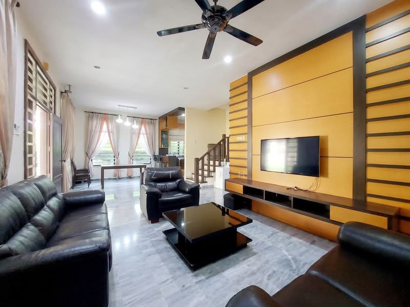 Bungalow House for Sale in Jelapang, Perak by Qazin Khoo - Living Room - iProperty.com.my