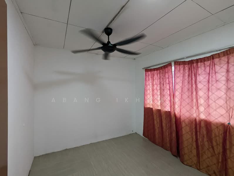 Flat for Sale in Flat PKNS Seksyen 8 by Abang Ikhwan - Interior - iProperty.com.my