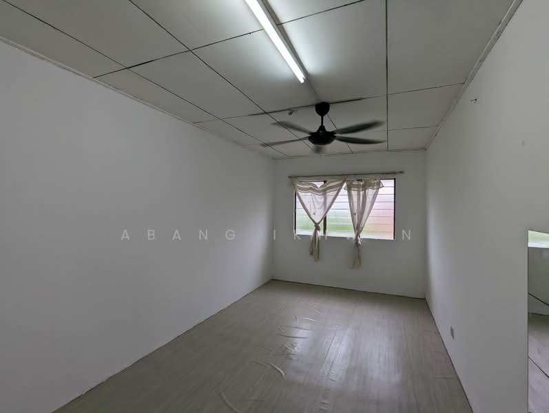 Flat for Sale in Flat PKNS Seksyen 8 by Abang Ikhwan - Interior - iProperty.com.my