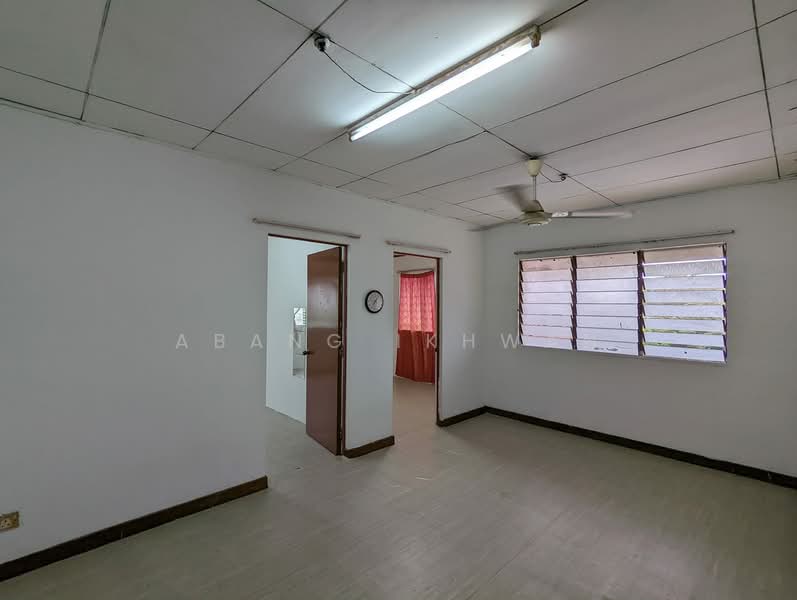 Flat for Sale in Flat PKNS Seksyen 8 by Abang Ikhwan - Interior - iProperty.com.my