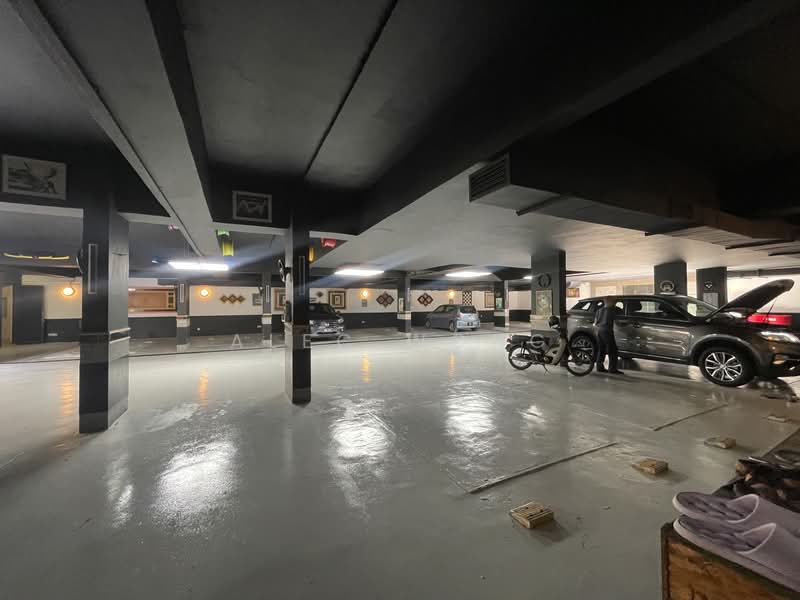 Bungalow for Sale in Petaling Jaya (Selangor) - Alec Wong - Car Park - PropertyGuru.com.my