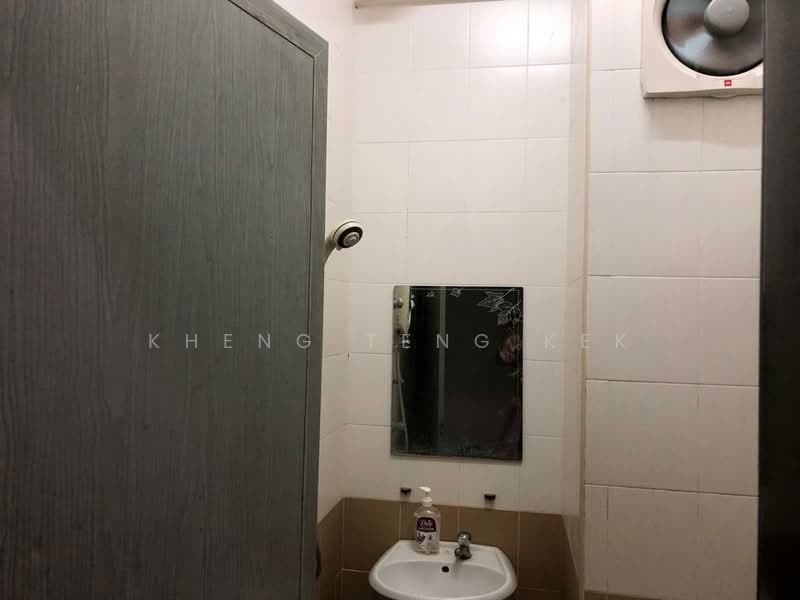 Condominium for Rent at Cassia Resort Condominium - Kheng Teng Kek - Bathroom - PropertyGuru.com.my