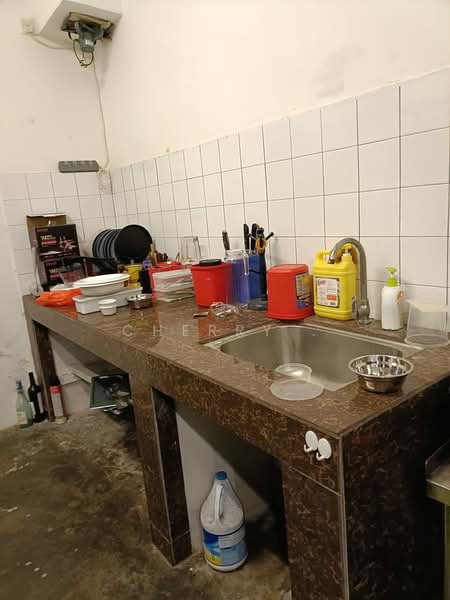 Bungalow for Rent in Limbongan (Klebang) - Cherry . - Kitchen - PropertyGuru.com.my