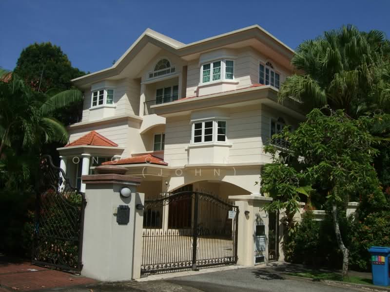 Woodlands - 27 Beechwood Grove, 27 Beechwood Grove, 7 Bedrooms, 6,850 sqft, Bungalow House For Rent, by Ong Choon-Hwa (John), 14304666 - An imposing house shrouded in greenery - PropertyGuru.com.sg