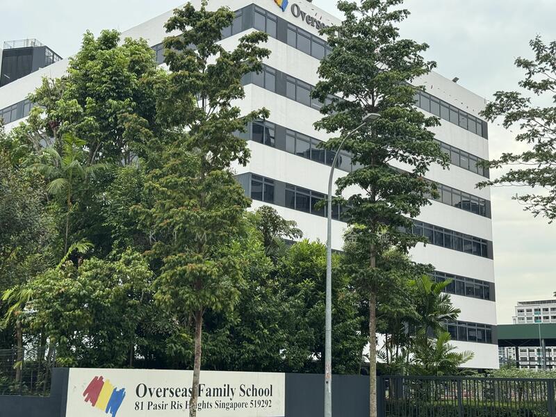 Cheaper $psf, Rare big land with wide frontage & regular shape for redevelopment, Walk to Pasir Ris Beach - call 8130 3636 to view!, 4 Bedrooms, 2,500 sqft, Bungalow House For Sale, by Kim Yan 金燕, 25529193 - PropertyGuru.com.sg
