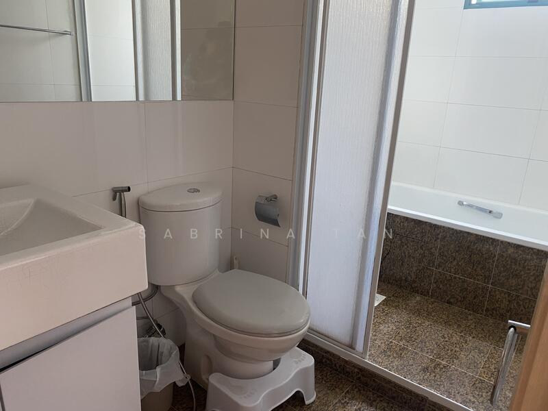 Amaranda Gardens, 116 Serangoon Avenue 3, 2 Bedrooms, 990 sqft, Condominium For Sale, by Sabrina Tan, 25565161 - Bathroom - PropertyGuru.com.sg