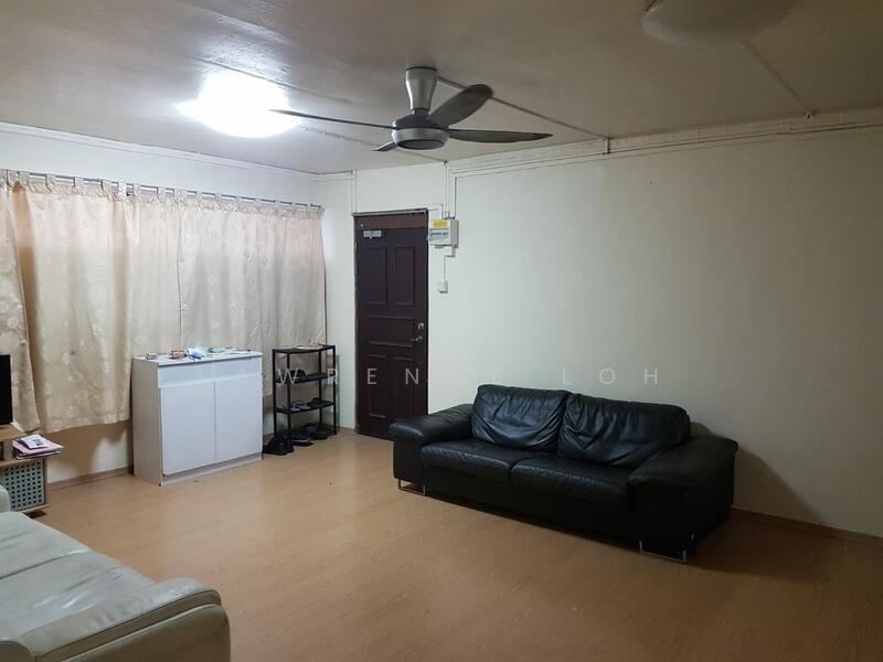 1 Saint George's Road, 1 Saint George's Road, 3 Bedrooms, 882 sqft, HDB Flat For Sale, by Lawrence Loh, 500011948 - Living Room - PropertyGuru.com.sg