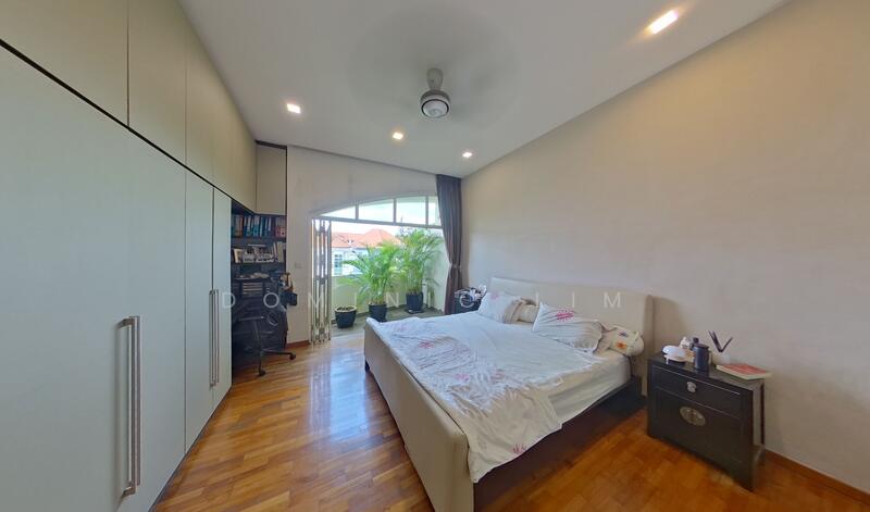 Eastwood Park, Eastwood Walk, 5 Bedrooms, 2,847 sqft, Terraced House For Sale, by Dominic Lim, 500032800 - Master bedroom (level 3) - PropertyGuru.com.sg