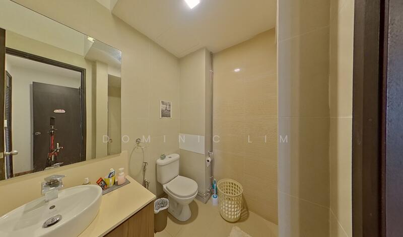 Eastwood Park, Eastwood Walk, 5 Bedrooms, 2,847 sqft, Terraced House For Sale, by Dominic Lim, 500032800 - Ensuite bedroom 2 Bath (level 2) - PropertyGuru.com.sg