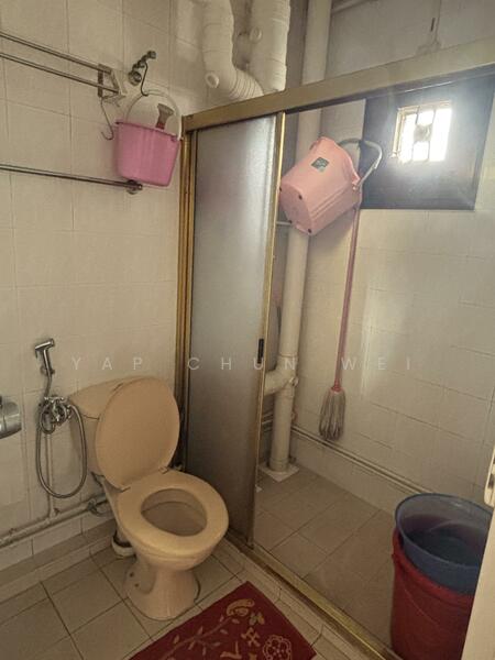 965 Hougang Avenue 9, 965 Hougang Avenue 9, Room Rental, 120 sqft, HDB Flat For Rent, by Yap Chun Wei, 500048705 - Bathroom - PropertyGuru.com.sg