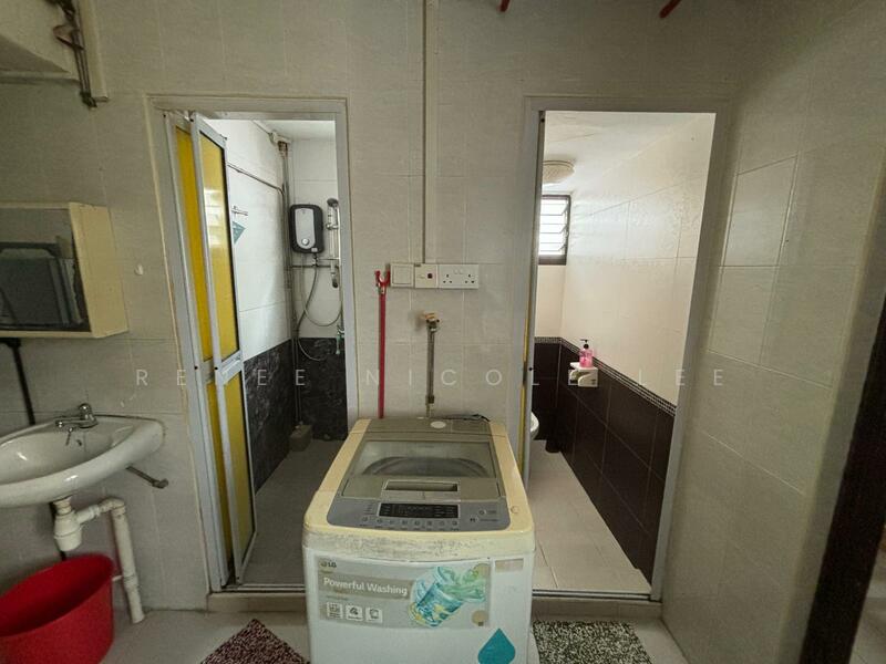 131 Jalan Bukit Merah, 131 Jalan Bukit Merah, 2 Bedrooms, 699 sqft, HDB Flat For Sale, by Renee Nicole Lee, 500052114 - Bathroom - PropertyGuru.com.sg