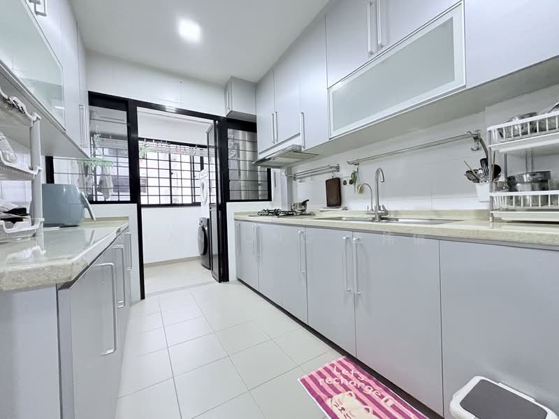 546C Segar Road, 546C Segar Road, 3 Bedrooms, 1,206 sqft, HDB Flat For Sale, by Ryan Ong 王伟信, 500056102 - Kitchen - PropertyGuru.com.sg