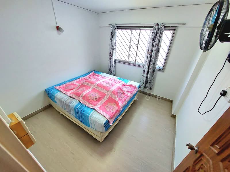 269 Bukit Batok East Avenue 4, 269 Bukit Batok East Avenue 4, 3 Bedrooms, 904 sqft, HDB Flat For Sale, by Arthur Koh, 500063993 - Bedroom 2 photo 1 - PropertyGuru.com.sg