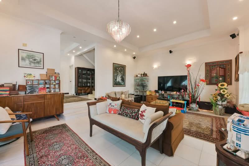 Jalan Haji Salam, , 6 Bedrooms, 4,224 sqft, Semi-Detached House For Sale, by Athalia Soon Sze Yin, 500066029 - Living Room - PropertyGuru.com.sg