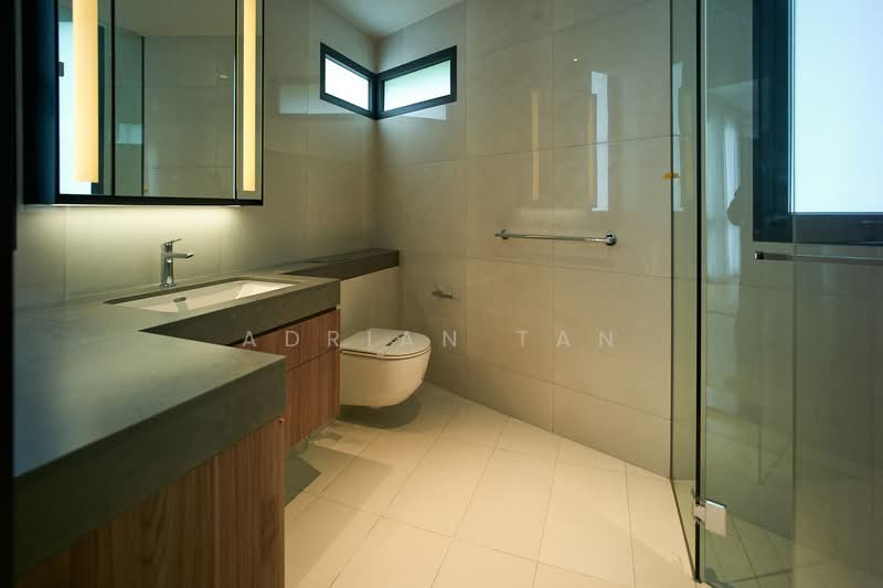 Greenbank Park, Greenbank Park, 5 Bedrooms, 5,446 sqft, Semi-Detached House For Sale, by Adrian Tan, 500073099 - Bathroom - PropertyGuru.com.sg
