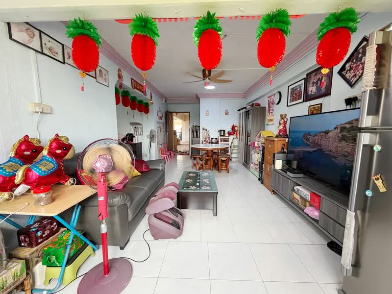 877 Woodlands Avenue 9, 877 Woodlands Avenue 9, 4 Bedrooms, 1,302 sqft, HDB Flat For Sale, by Sherry Goh, 500098895 - Living Room - PropertyGuru.com.sg