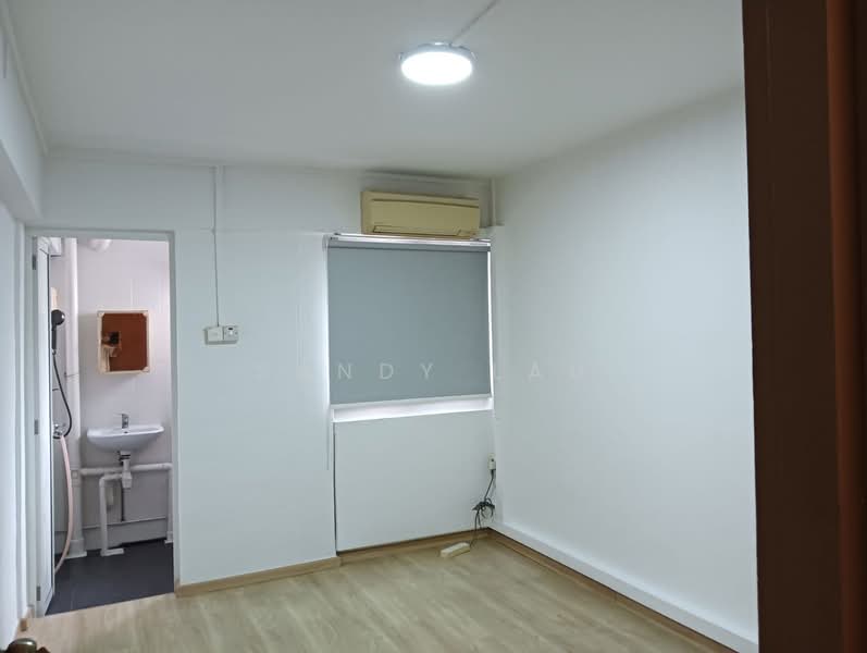 331 Ang Mo Kio Avenue 1, 331 Ang Mo Kio Avenue 1, 2 Bedrooms, 732 sqft, HDB Flat For Rent, by Sandy Lau, 500100346 - Bathroom - PropertyGuru.com.sg