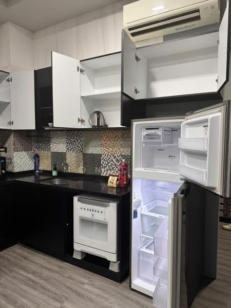 Level 2 Luxury 1 Bedroom Studio with Balcony Near Serangoon MRT, Lorong Penchalak, 1 Bedroom, 820 sqft, Semi-Detached House For Rent, by Simon Chuah, 500109828 - Kitchen - PropertyGuru.com.sg