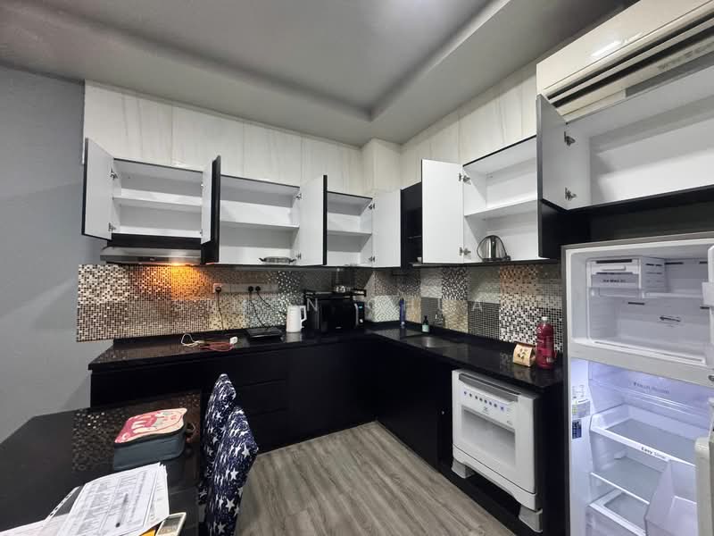 Level 2 Luxury 1 Bedroom Studio with Balcony Near Serangoon MRT, Lorong Penchalak, 1 Bedroom, 820 sqft, Semi-Detached House For Rent, by Simon Chuah, 500109828 - Kitchen - PropertyGuru.com.sg