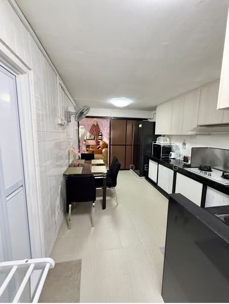37 Bedok South Avenue 2, 37 Bedok South Avenue 2, Room Rental, 120 sqft, HDB Flat For Rent, by Wayne Deng, 500117149 - Kitchen - PropertyGuru.com.sg