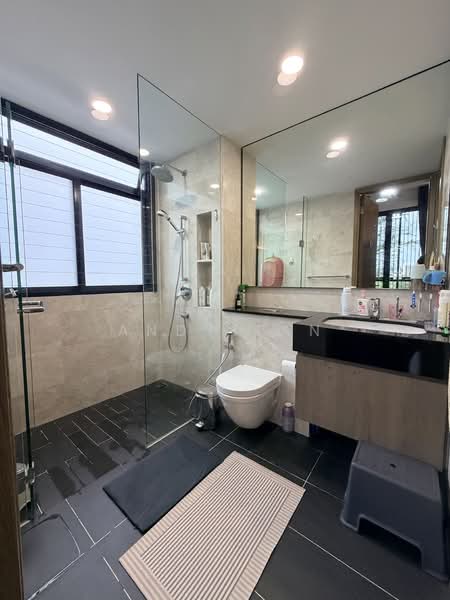 The Enclave Holland, 131 Holland Road, 4 Bedrooms, 1,389 sqft, Condominium For Sale, by Andy Tan, 500120974 - Bathroom - PropertyGuru.com.sg