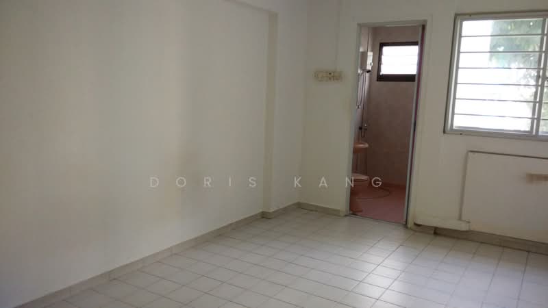 132 Yishun Street 11, 132 Yishun Street 11, 3 Bedrooms, 1,119 sqft, HDB Flat For Sale, by Doris Kang, 500125529 - Bathroom - PropertyGuru.com.sg