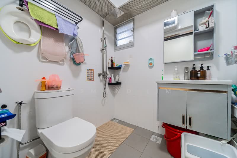 154B Bedok South Road, 154B Bedok South Road, 3 Bedrooms, 1,001 sqft, HDB Flat For Sale, by Desmond Lim, 500126339 - Common Bathroom - PropertyGuru.com.sg
