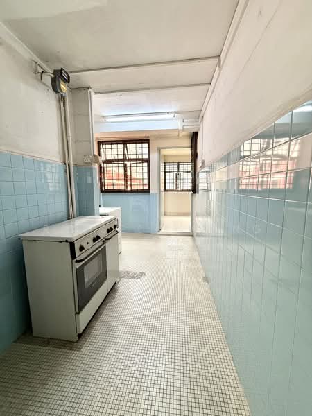 28 Hoy Fatt Road, 28 Hoy Fatt Road, 2 Bedrooms, 646 sqft, HDB Flat For Sale, by Russell Wong, 500127050 - Kitchen - PropertyGuru.com.sg