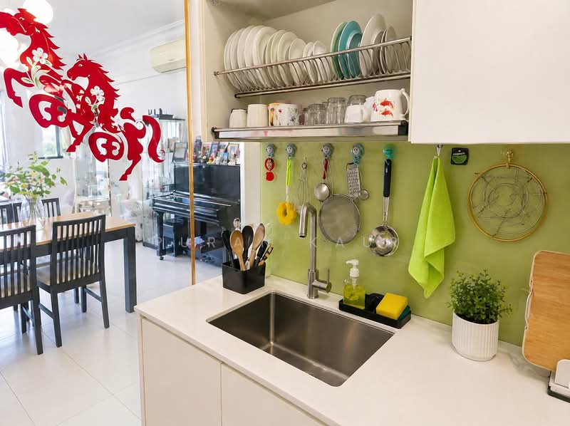 Fernwood Towers, 28 Fernwood Terrace, 3 Bedrooms, 1,195 sqft, Condominium For Sale, by Puran Kaur, 500127846 - Enclosed Kitchen - PropertyGuru.com.sg