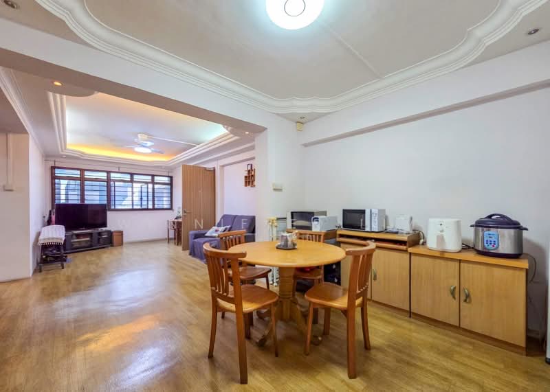 172 Hougang Avenue 1, 172 Hougang Avenue 1, 3 Bedrooms, 1,087 sqft, HDB Flat For Sale, by Winnifred Lim, 500128038 - Living Room - PropertyGuru.com.sg