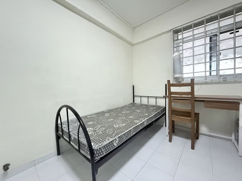 205 Yishun Street 21, 205 Yishun Street 21, Room Rental, 150 sqft, HDB Flat For Rent, by Kelly Sng, 500128404 - Room 2 (Common Bedroom) - PropertyGuru.com.sg