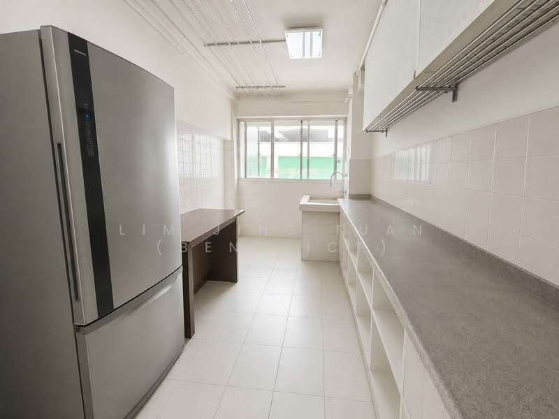 262 Yishun Street 22, 262 Yishun Street 22, 3 Bedrooms, 904 sqft, HDB Flat For Sale, by Lim Jing Tuan (Benedict), 500132203 - Kitchen - PropertyGuru.com.sg