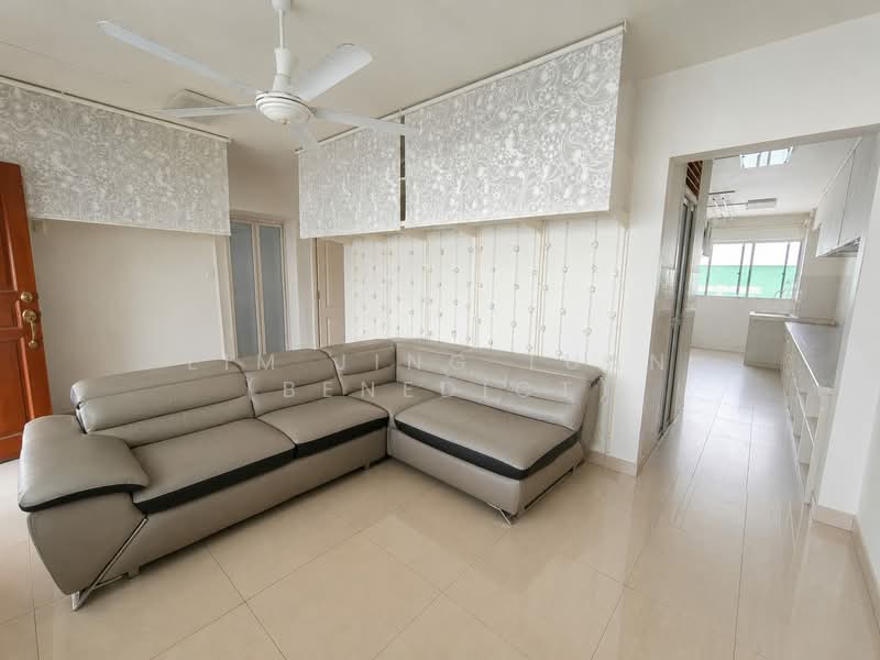 262 Yishun Street 22, 262 Yishun Street 22, 3 Bedrooms, 904 sqft, HDB Flat For Sale, by Lim Jing Tuan (Benedict), 500132203 - Living Room - PropertyGuru.com.sg