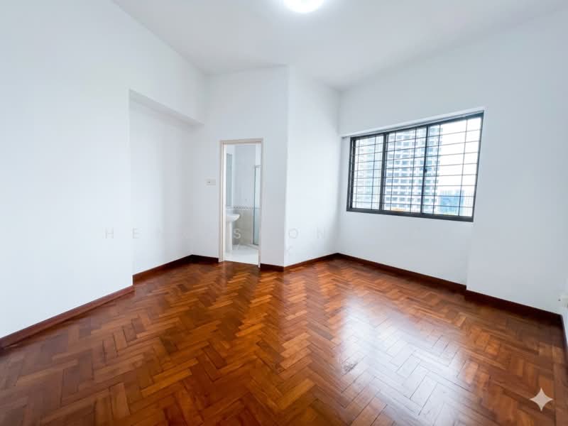 Harbour View Towers, 21 Telok Blangah Drive, 3 Bedrooms, 1,615 sqft, Condominium For Rent, by Heng Soon Kiat (SK), 500132848 - Junior Master Bedroom - PropertyGuru.com.sg