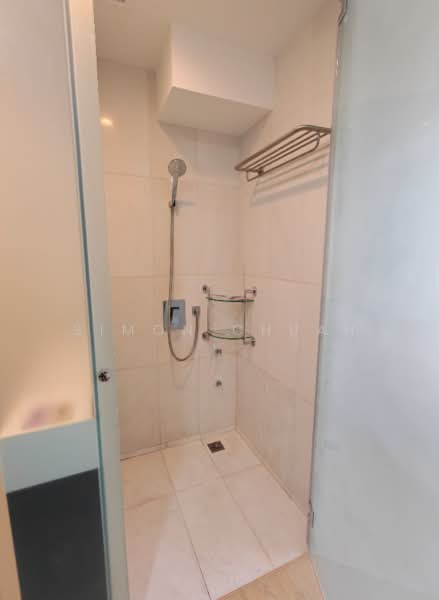 Metro Loft, 5 Lorong 27 Geylang, Studio, 452 sqft, Condominium For Rent, by Simon Chuah, 500134155 - Bathroom - PropertyGuru.com.sg