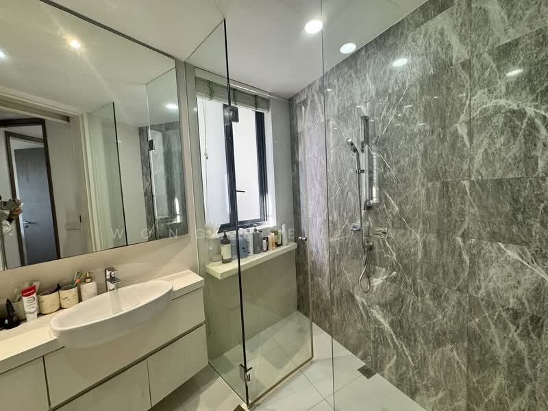 d'Leedon (Former Farrer Court), 11 Leedon Heights, 4 Bedrooms, 1,615 sqft, Condominium For Rent, by Wong Siew Lan, 500134930 - Master Ensuite Bathroom - PropertyGuru.com.sg
