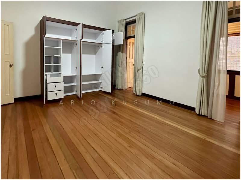 Townerville, McNair Road, 3 Bedrooms, 2,424 sqft, Conservation House For Rent, by Ario Kusumo, 500134947 - Master Bedroom (2F) - PropertyGuru.com.sg