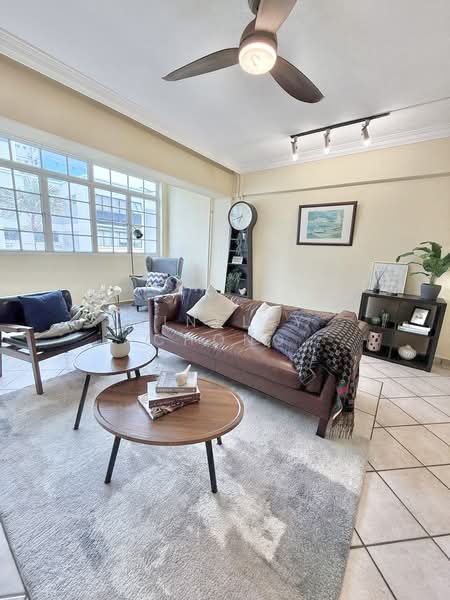 838 Woodlands Street 82, 838 Woodlands Street 82, 3 Bedrooms, 1,572 sqft, HDB Flat For Sale, by Ainsley Chong Chong, 500136927 - Living Room - PropertyGuru.com.sg