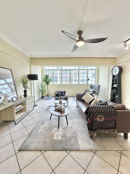 838 Woodlands Street 82, 838 Woodlands Street 82, 3 Bedrooms, 1,572 sqft, HDB Flat For Sale, by Ainsley Chong Chong, 500136927 - Living Room - PropertyGuru.com.sg