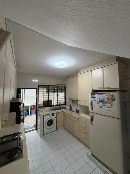 Hua Guan Avenue, , 5 Bedrooms, 2,800 sqft, Semi-Detached House For Rent, by Tan Han Long, 500137820 - Kitchen - PropertyGuru.com.sg