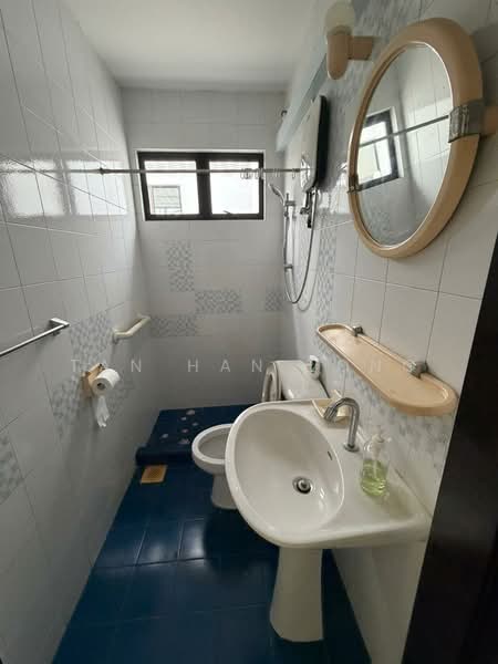 Hua Guan Avenue, , 5 Bedrooms, 2,800 sqft, Semi-Detached House For Rent, by Tan Han Long, 500137820 - Bathroom - PropertyGuru.com.sg