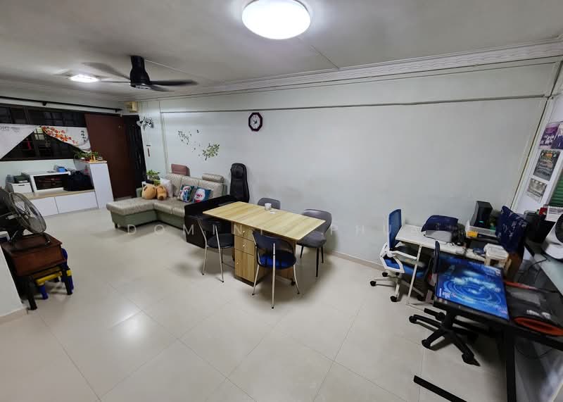 144 Yishun Street 11, 144 Yishun Street 11, 3 Bedrooms, 1,001 sqft, HDB Flat For Sale, by Dominic Phua, 500142664 - Living Room - PropertyGuru.com.sg