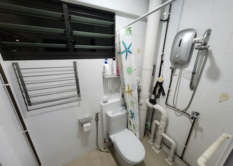 144 Yishun Street 11, 144 Yishun Street 11, 3 Bedrooms, 1,001 sqft, HDB Flat For Sale, by Dominic Phua, 500142664 - Bathroom - PropertyGuru.com.sg