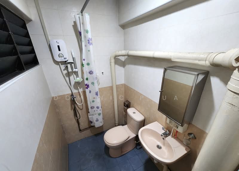 144 Yishun Street 11, 144 Yishun Street 11, 3 Bedrooms, 1,001 sqft, HDB Flat For Sale, by Dominic Phua, 500142664 - Bathroom - PropertyGuru.com.sg