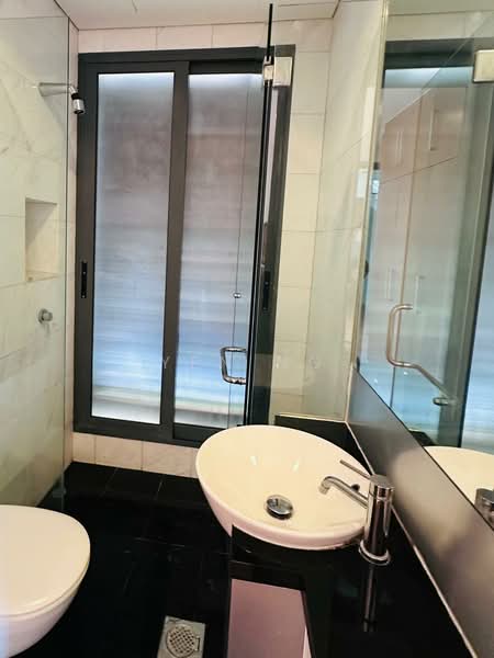 Braddell Heights Estate, Cotswold Close, 5 Bedrooms, 6,500 sqft, Detached House For Rent, by Yen Ng, 500142762 - Bathroom #3 - PropertyGuru.com.sg