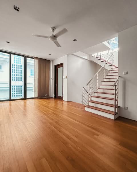 Braddell Heights Estate, Cotswold Close, 5 Bedrooms, 6,500 sqft, Detached House For Rent, by Yen Ng, 500142762 - Level 2 Landing Area - PropertyGuru.com.sg