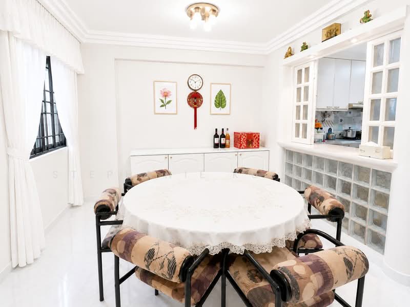349 Tampines Street 33, 349 Tampines Street 33, 3 Bedrooms, 1,141 sqft, HDB Flat For Sale, by Stephanie Kuet LY, 500143966 - Dining Room - PropertyGuru.com.sg